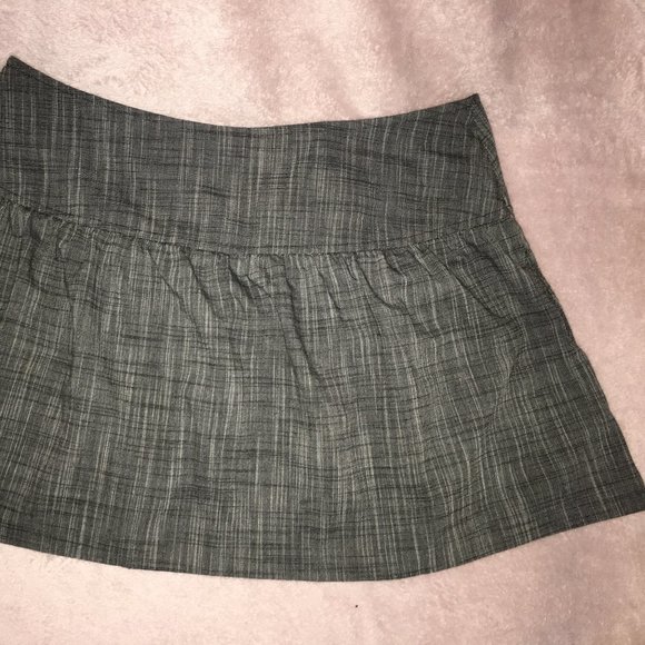 ❄️ Guess Mini Skirt Soft Satin Lined - Picture 11 of 13